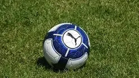 杨幂近照引热议：面部变化引关注